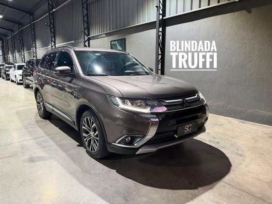 MITSUBISHI OUTLANDER 3.0 GT 4X4 V6 24V GASOLINA 4P AUTOMÁTICO MITSUBISHI OUTLANDER 3.0 GT 4X4 V6 24V GASOLINA 4P AUTOMÁTICO